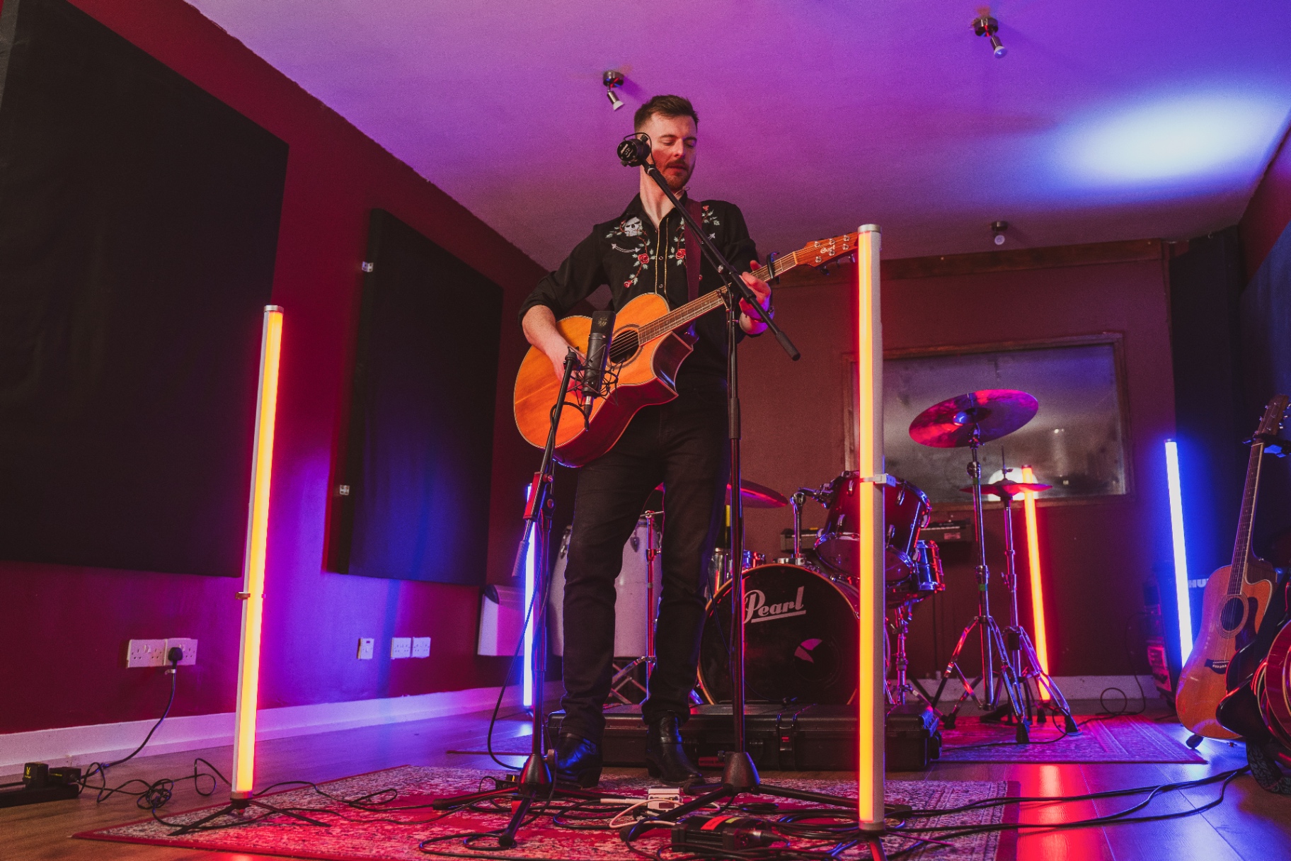 Ryan McCormack — acoustic singer Indie · Folk for Belfast weddings and corporate events in Northern Ireland