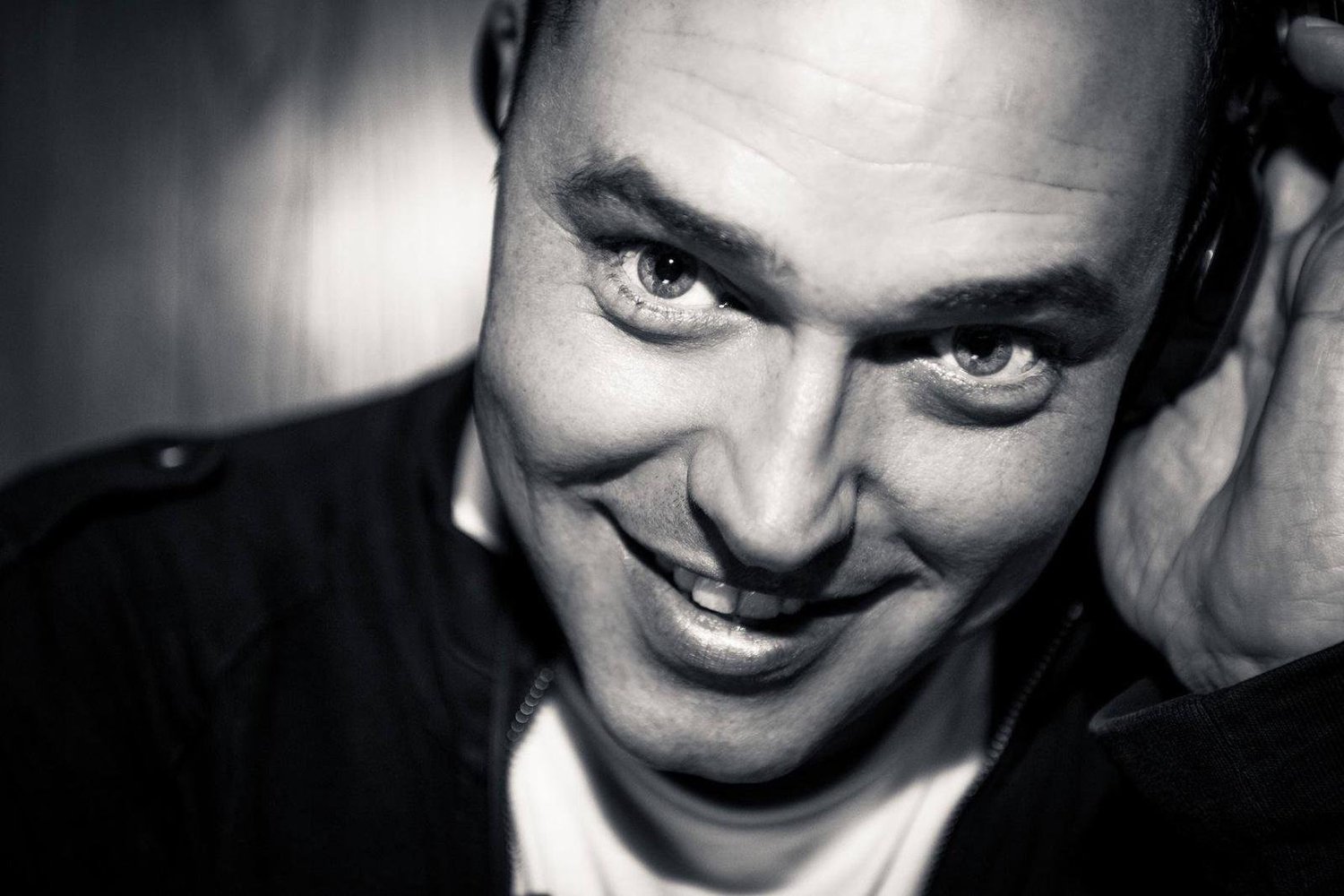 Jonny Miller — Belfast Veteran · Open Format DJ for weddings, private parties and corporate events in Northern Ireland