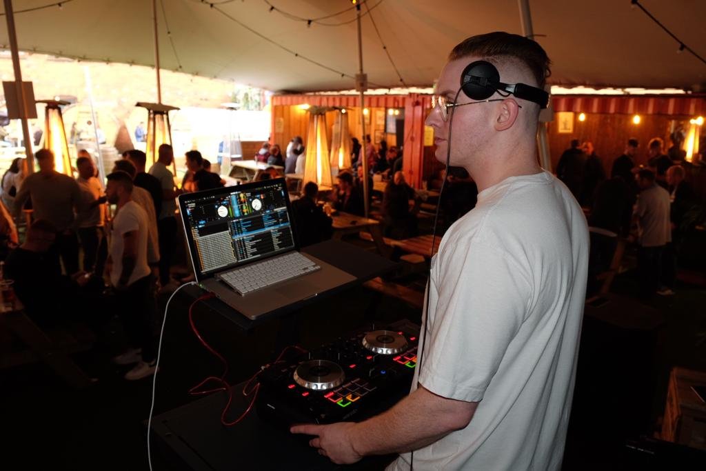Joe Fox — Open Format · Party DJ for Belfast and Northern Ireland events